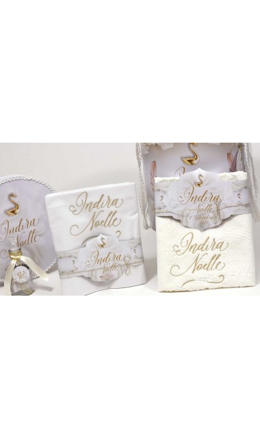 Trusou botez alb cu auriu deosebit de elegant cu lebade gold si broderie customizata Gold Swan 19